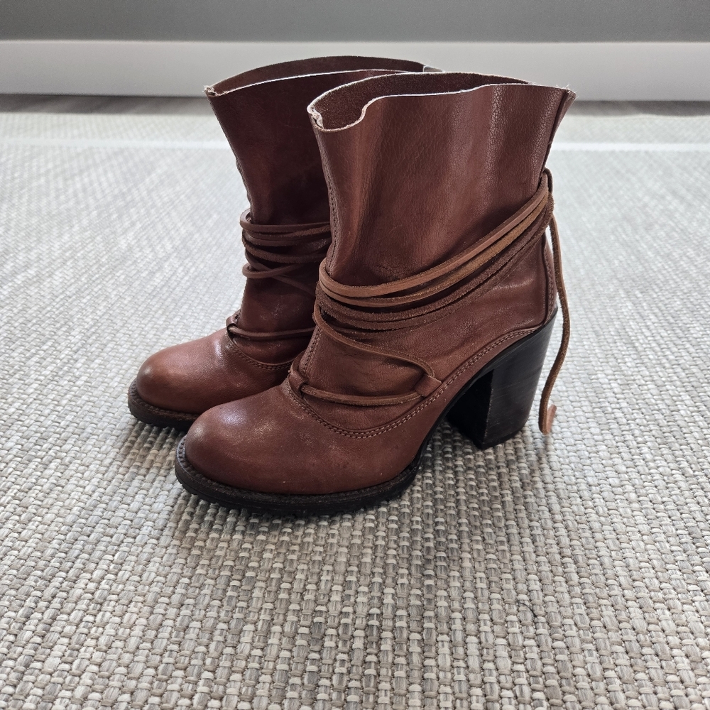 Freebird Jumpn Cognac Brown Leather Tie Heeled Ankle Bootie size 8
